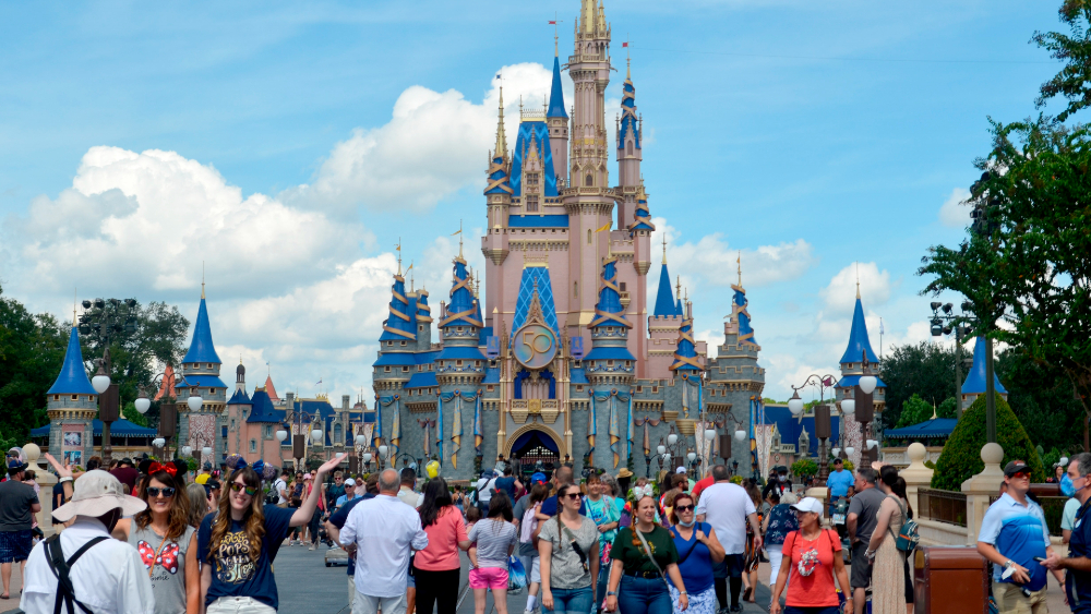 Disney World cumple 50 años con la promesa de seguir creando magia