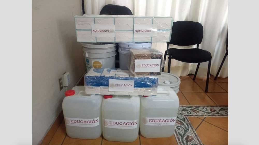 Alfaro ironiza sobre insumos recibidos para reapertura de escuelas en Jalisco