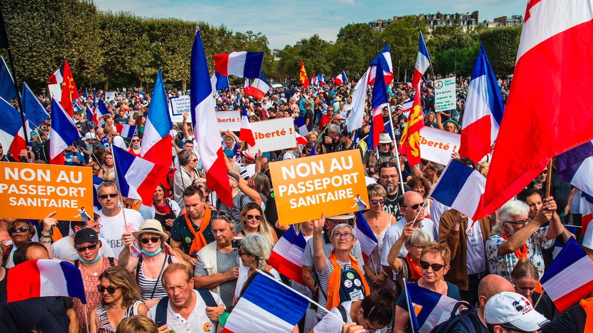 Nuevas protestas en Francia por certificado de vacunación obligatorio