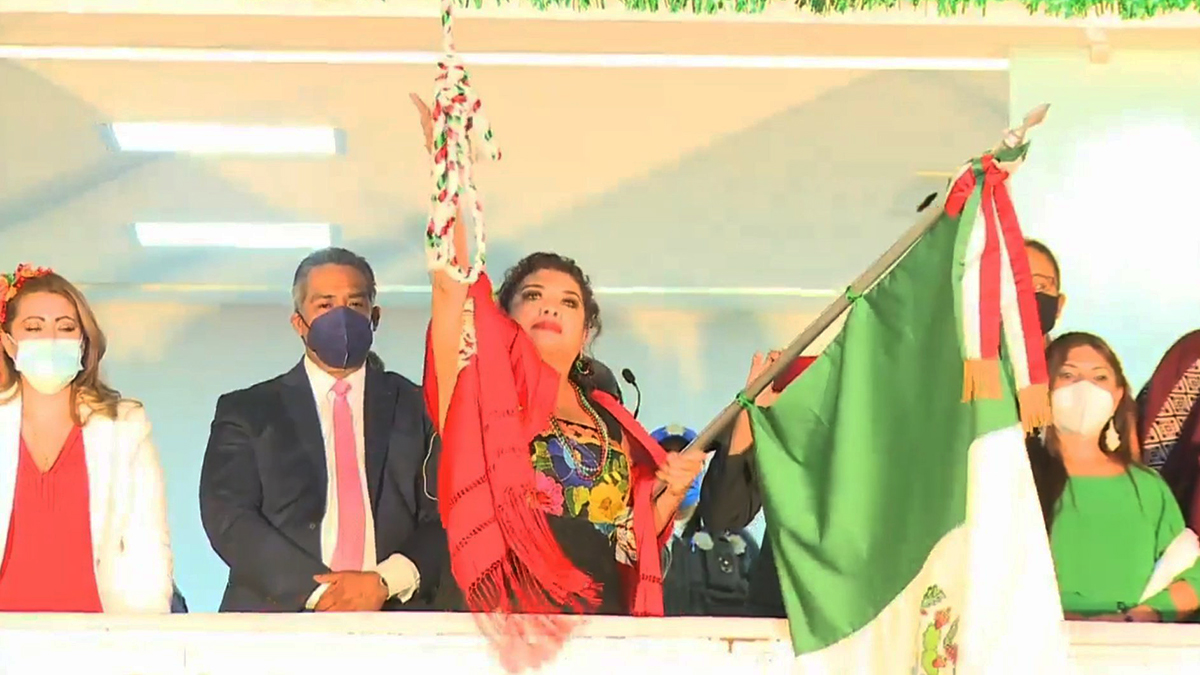 #Video Alcaldesa de Iztapalapa da ‘Grito’ de más de dos minutos y medio; lanza arengas a AMLO y Sheinbaum