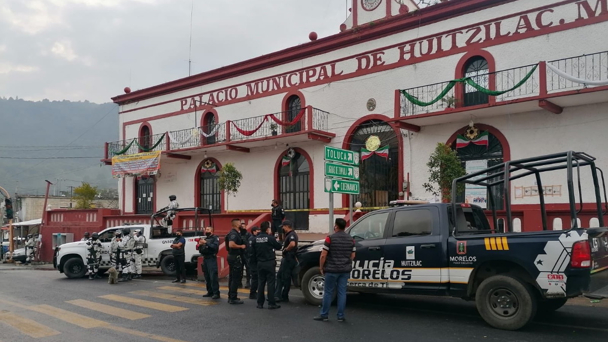 Pobladores de Huitzilac queman a sujetos acusados de intentar secuestrar a menores