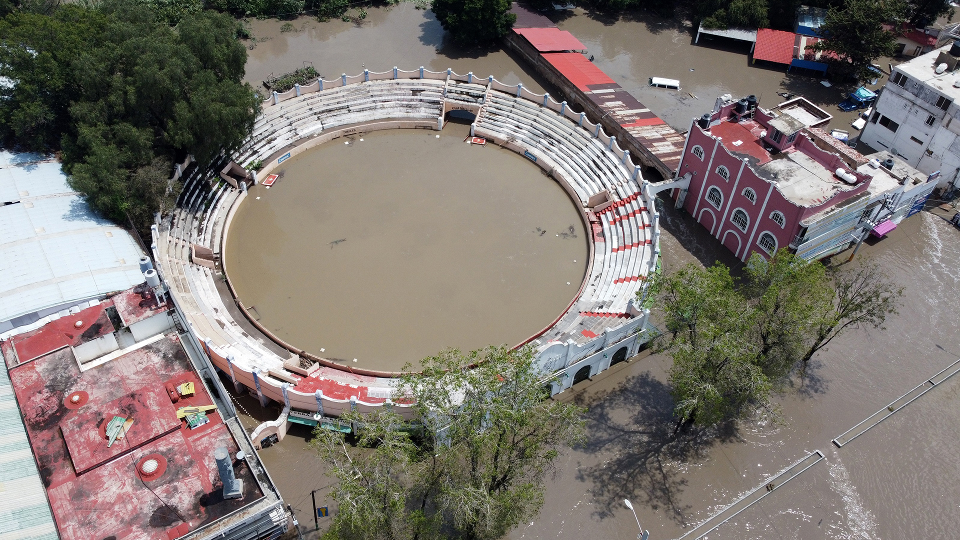 Tula sigue bajo el agua; inundaciones no bajan de los 2m