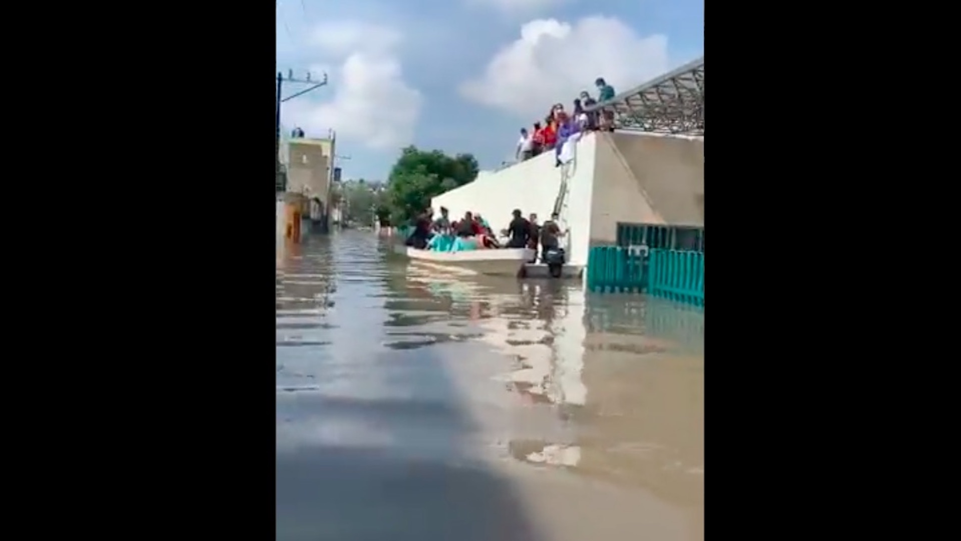 Seguirá la lluvia en el Valle de México; AMLO pide trasladarse a zonas altas o albergues