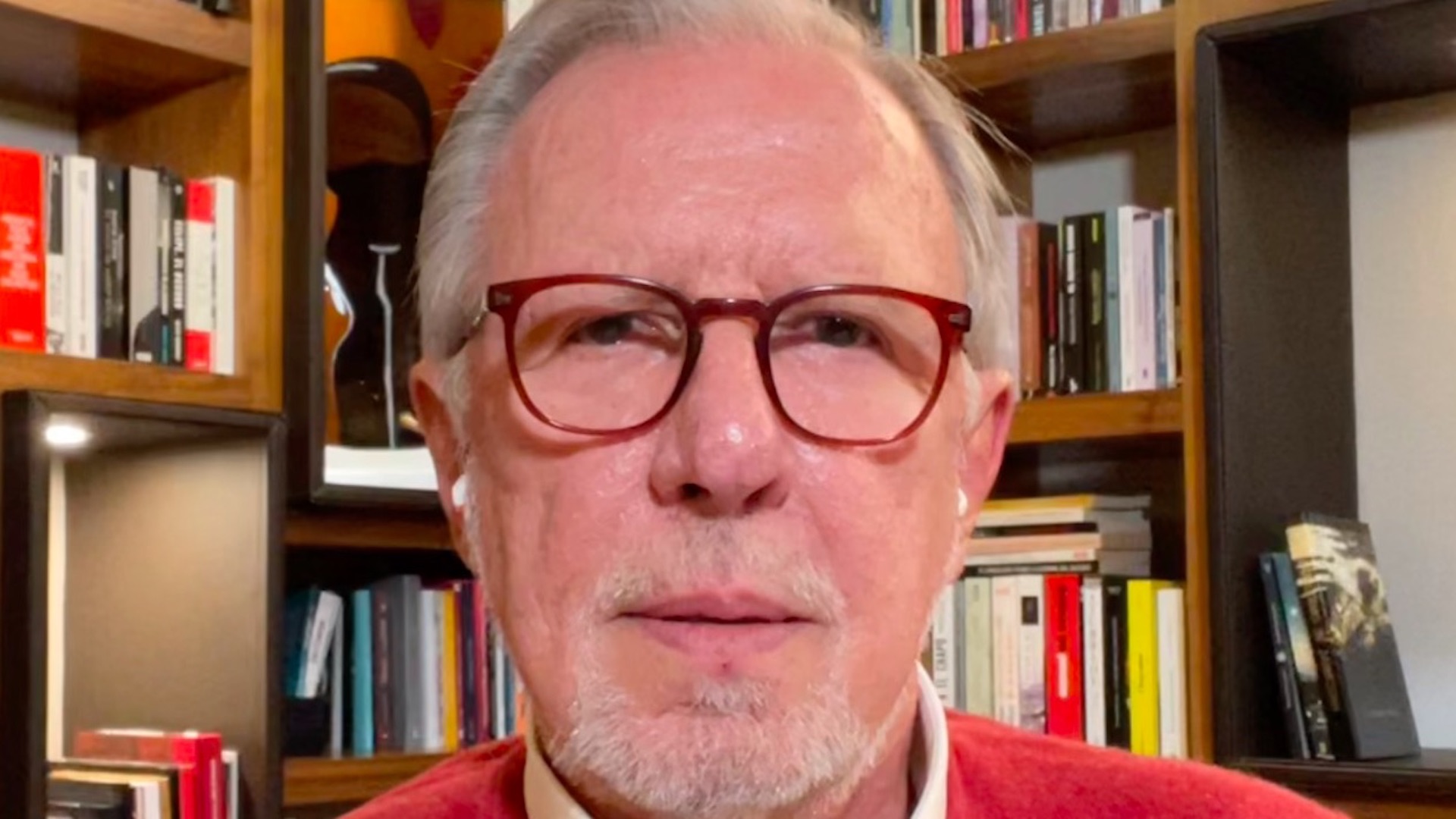 ¿De qué me hablas?, eludió María Elena