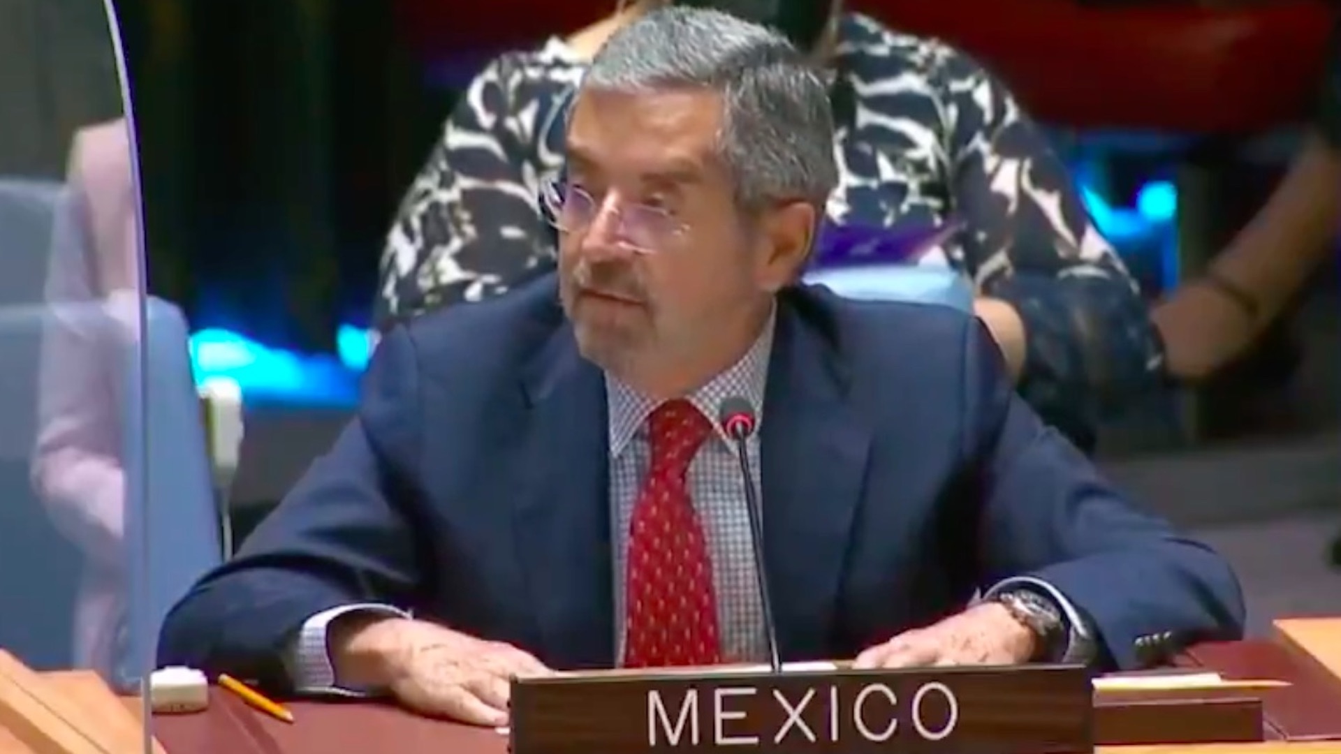 México propone esclarecimiento de uso de armas químicas en Siria