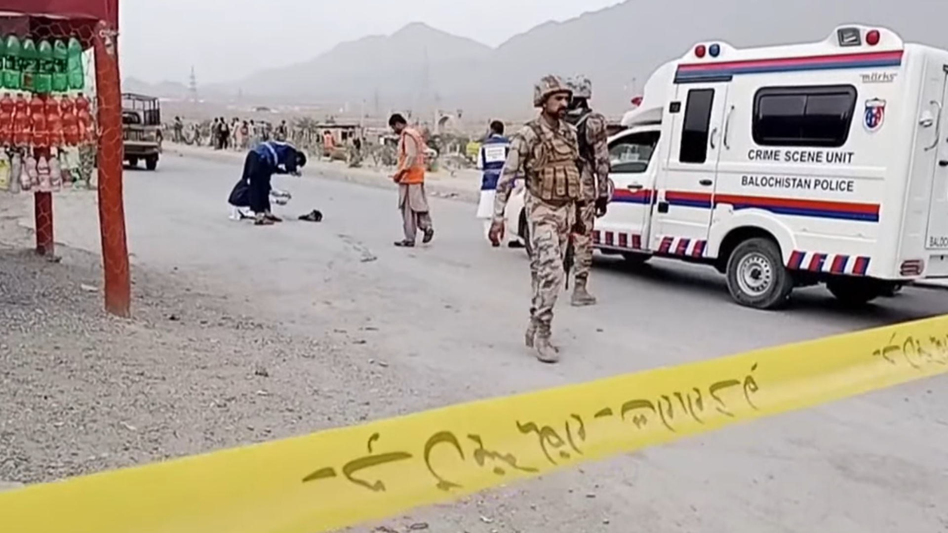 Ataque suicida talibán en Pakistán se salda con al menos tres muertos