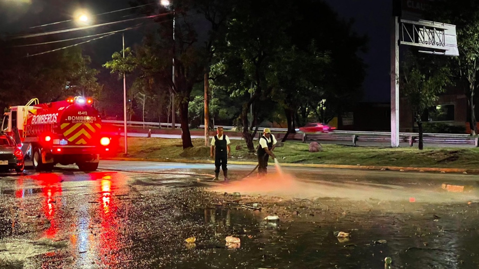 Fuertes lluvias dejan un muerto en Guadalajara