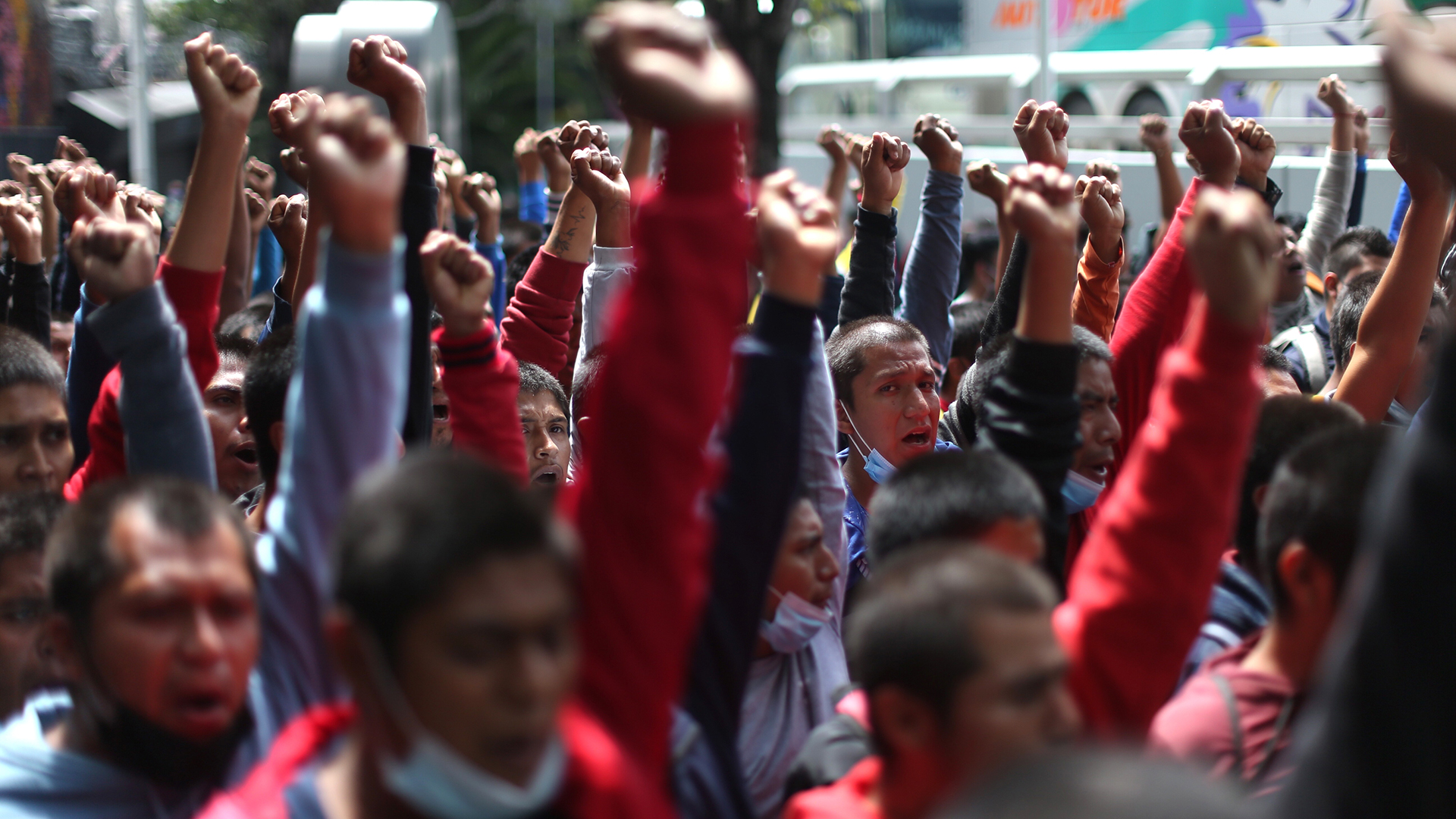 Siete años de Ayotzinapa con solo tres identificados y un funcionario prófugo - manifestacion-de-familiares-de-normalistas-de-ayotzinapa-desaparecidos