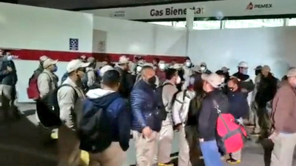 Empleados de Gas Bienestar protestan en Iztacalco por sueldos