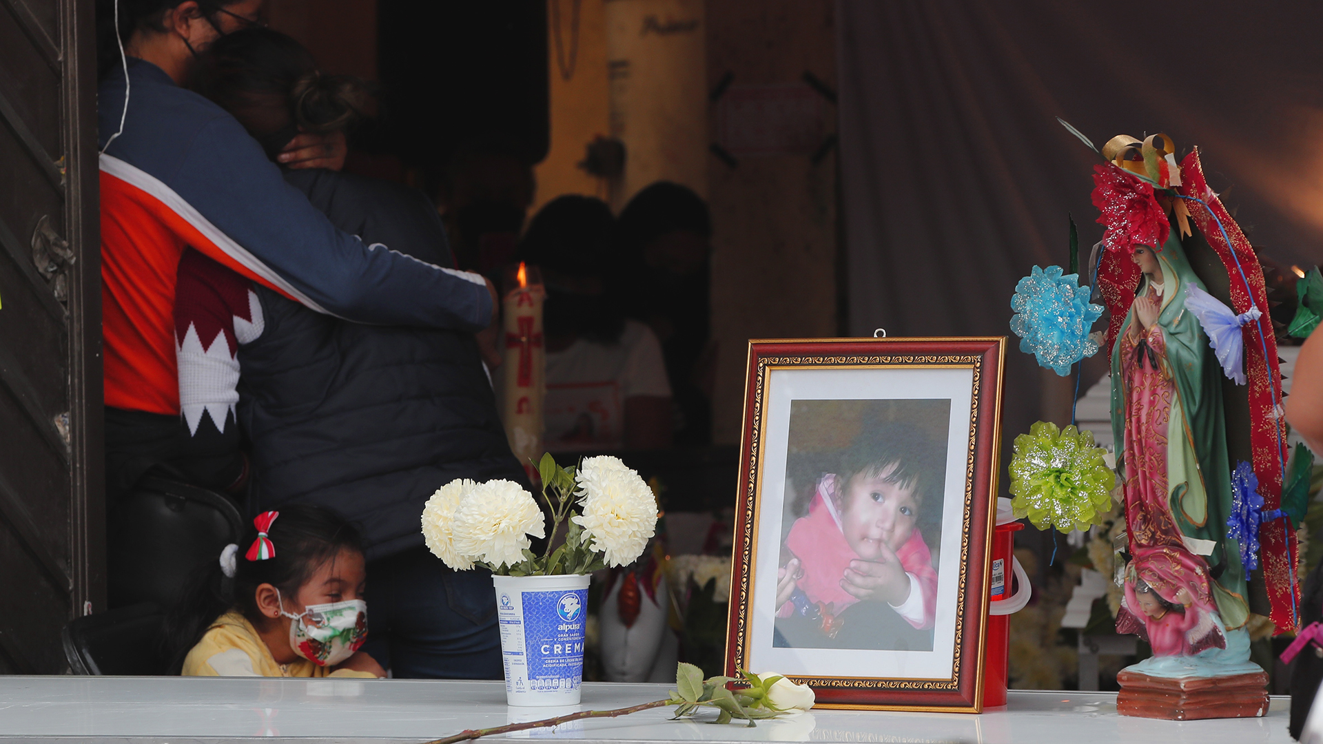 Sepultan en panteón de Tlalnepantla a Mía, víctima de derrumbe en Cerro del Chiquihuite