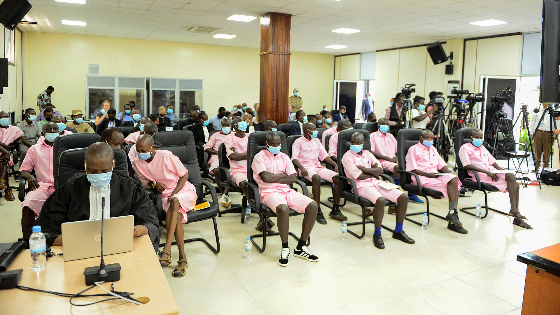 Dan 25 años de cárcel al héroe que inspiró la cinta "Hotel Ruanda" - miembros-del-fln-durante-audiencia-en-la-que-fueron-declarados-culpables-por-cargos-de-terrorismo