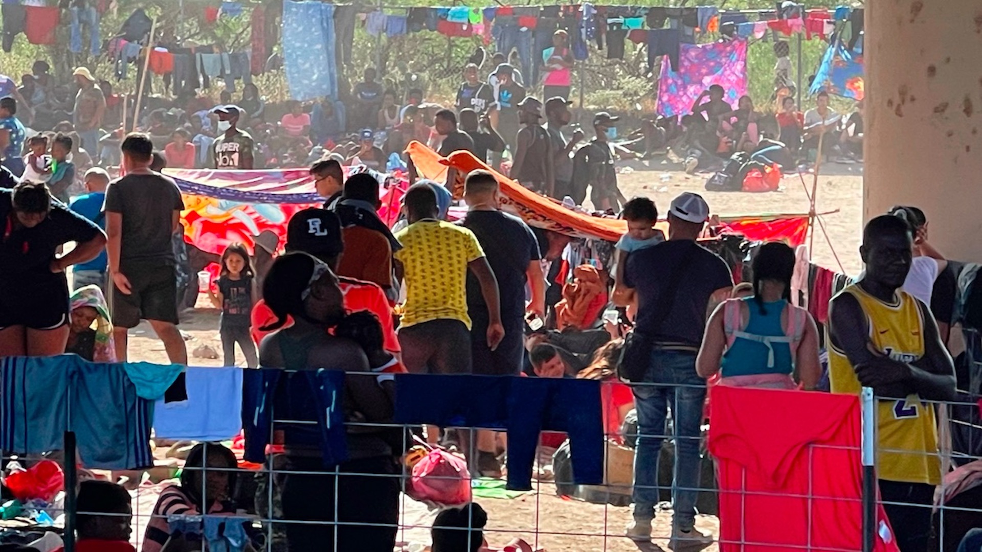 EE.UU. prepara vuelos de deportación a Haití tras cruce masivo de migrantes