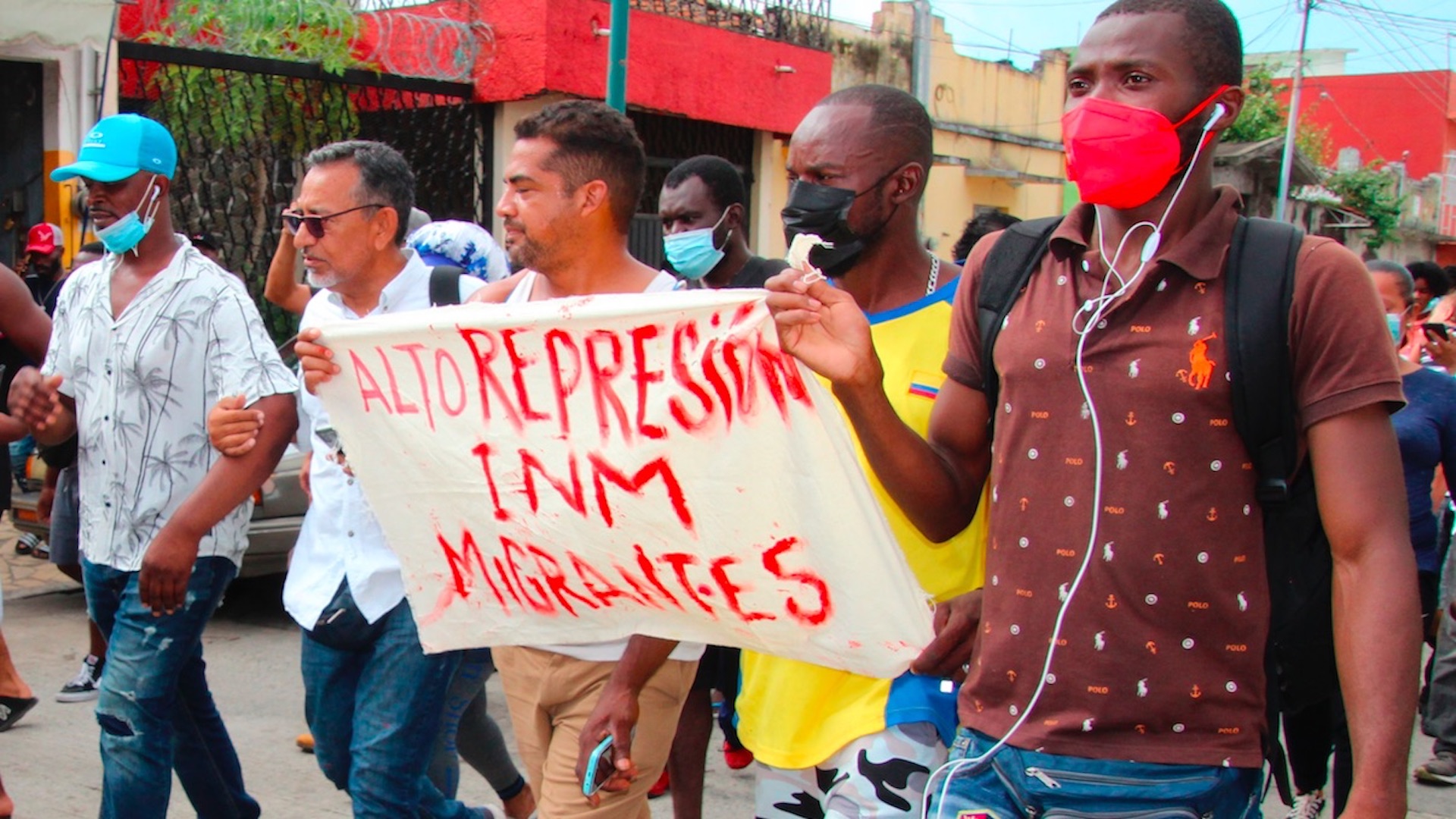 Migrantes marchan y realizan bloqueos en Tapachula