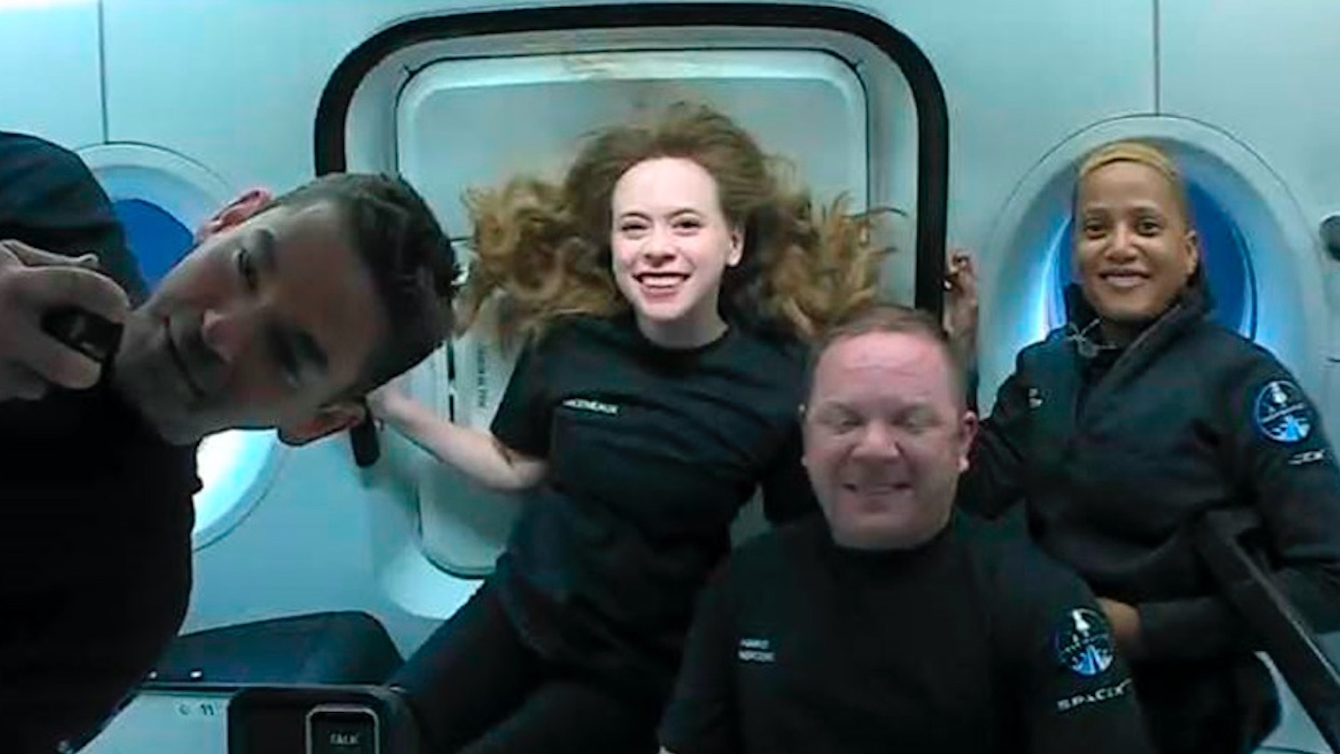 Tripulantes de la misión Inspiration4 conversan desde el espacio con niños Tripulantes de la misión Inspiration4 conversan desde el espacio con niños