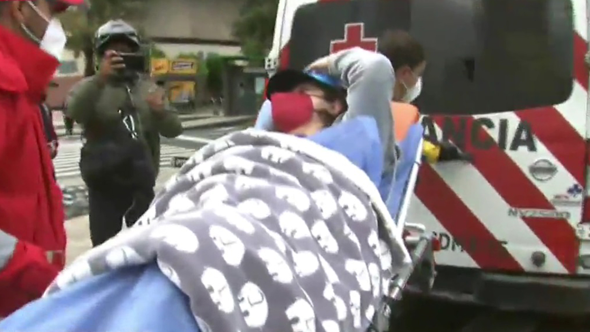 #Video Mujer da a luz sobre Paseo de la Reforma a bordo de su auto