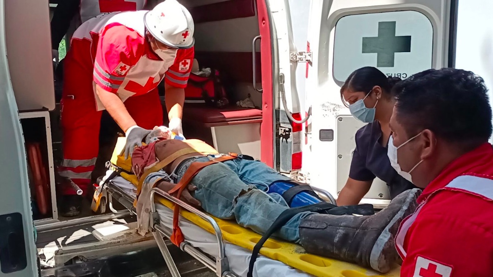 Mueren dos obreros y 10 más resultan lesionados en derrumbe en Ciudad del Carmen