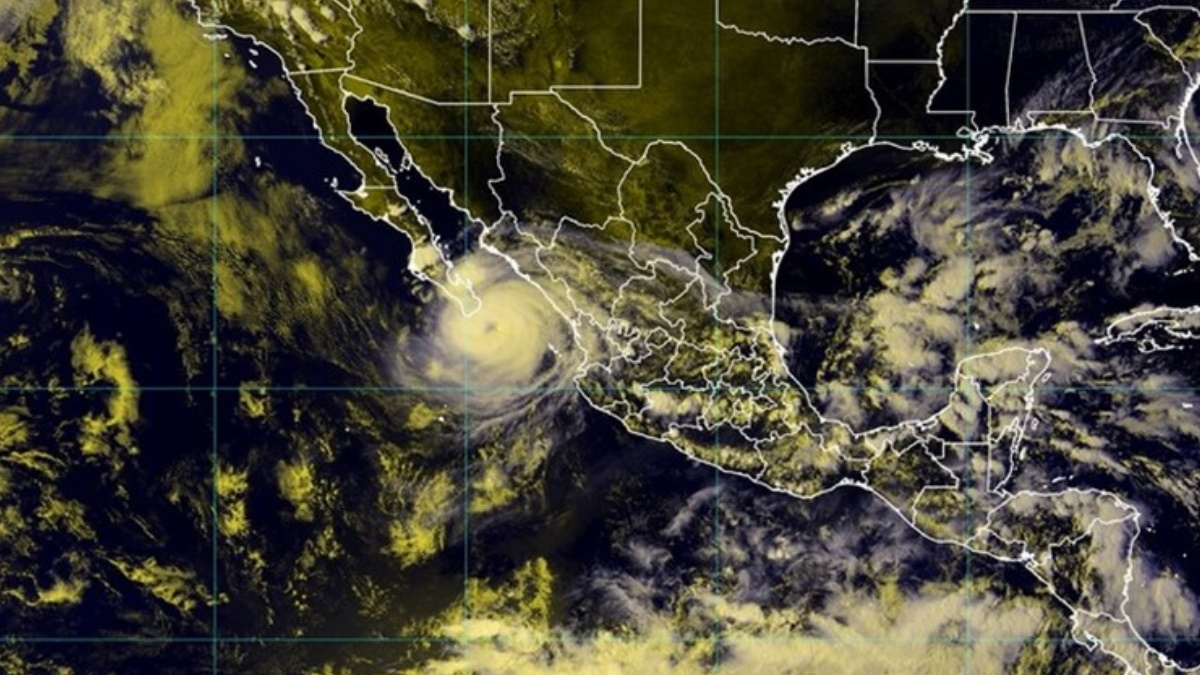 Olaf, próximo a tocar tierra en Baja California Sur