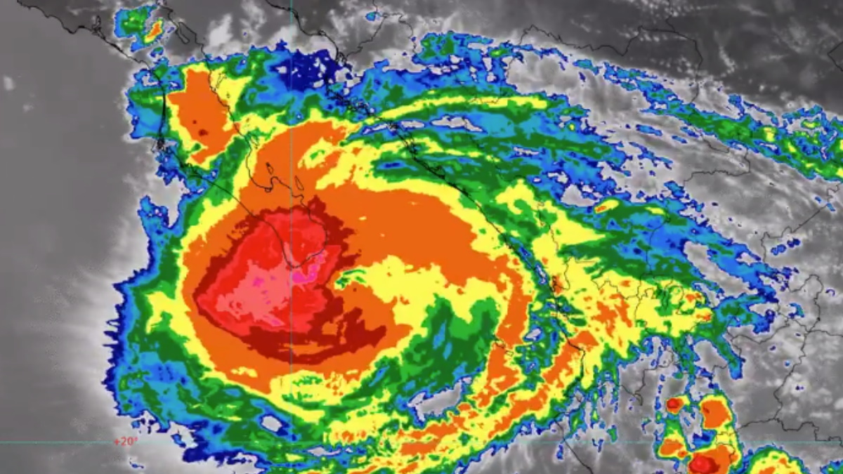 Olaf toca tierra como huracán categoría 2 en BCS; alertan por daños