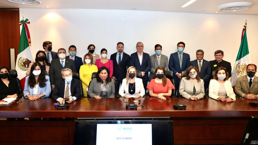 AMLO aseguró que PAN y VOX, partido español de ultraderecha, “son lo mismo”