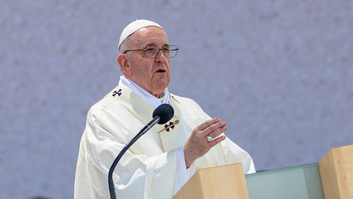 Papa pide por salario universal y reducción de la jornada laboral