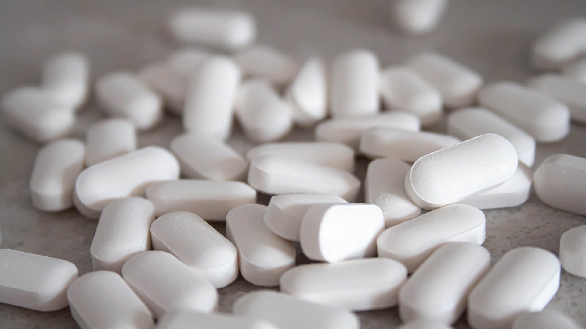 Alerta DEA por venta de píldoras falsificadas con fentanilo producidas en México