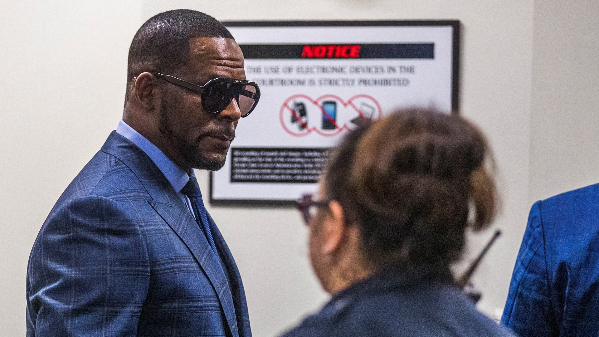 Condenan a 30 años de cárcel a R. Kelly por abusos y tráfico sexual - r-kelly