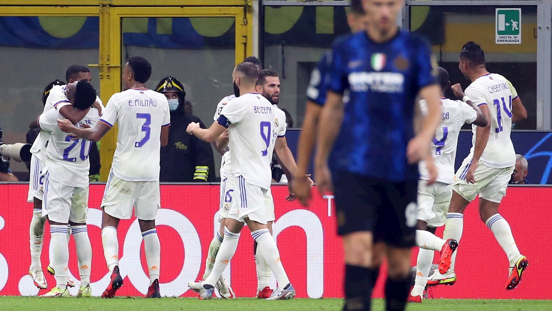 Real Madrid logra agónico triunfo ante el Inter de Milán en Champions