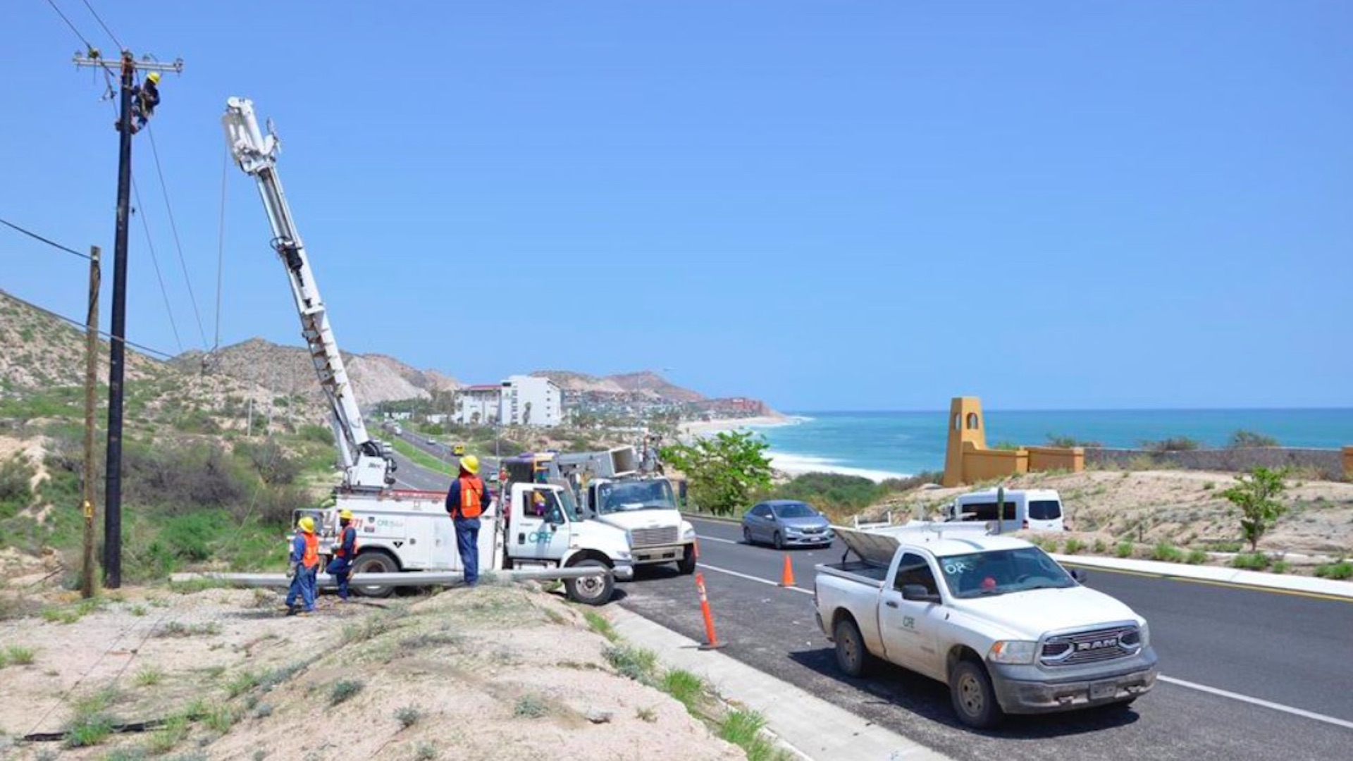 CFE restablece suministro eléctrico en BCS tras paso de Olaf