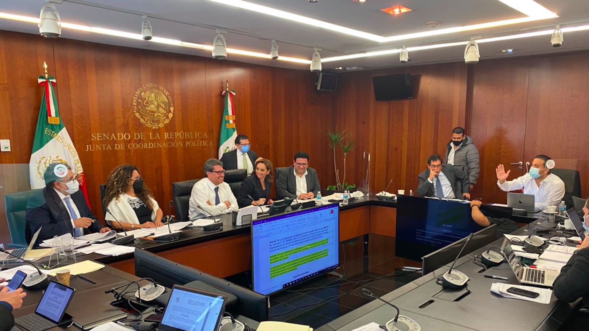 Ley de Revocación de Mandato tendrá modificaciones, anuncia Monreal