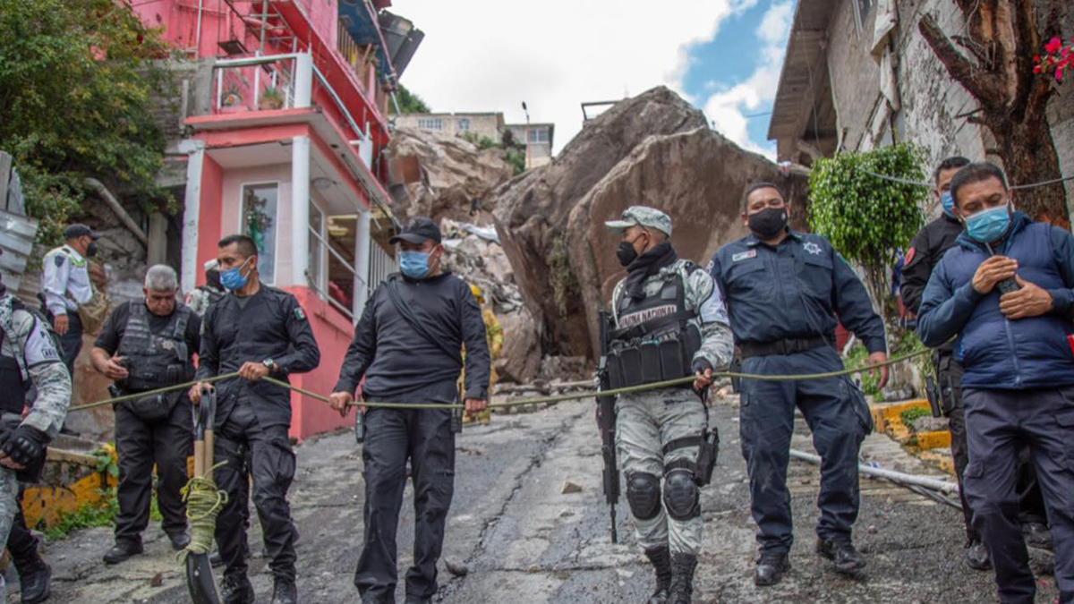 Advierten alto riesgo de nuevo derrumbe en Cerro del Chiquihuite - roca-de-mas-de-200-toneladas-que-cayo-del-cerro-del-chiquihuite