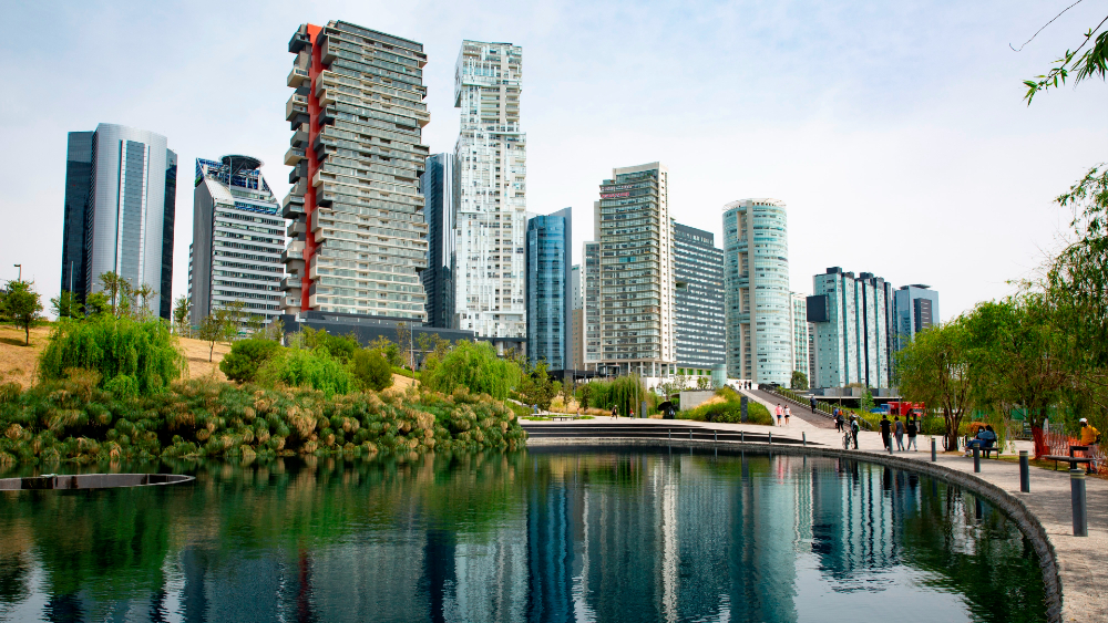 Sector privado baja previsión de crecimiento para México al 5.99 % en 2021