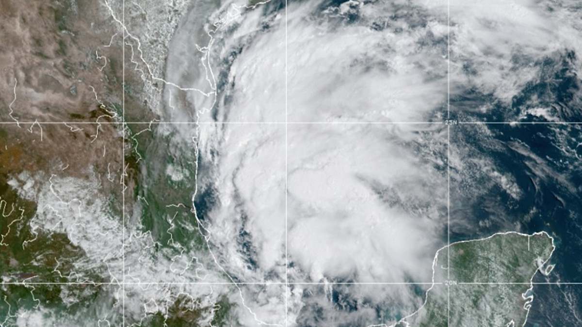 Bajas presiones en Golfo de México podrían derivar en tormenta tropical Nicholas