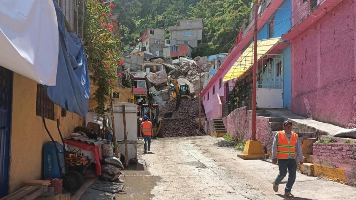 Suman 178 viviendas a desalojar por derrumbe en Cerro del Chiquihuite Suman 178 viviendas a desalojar por derrumbe en Cerro del Chiquihuite