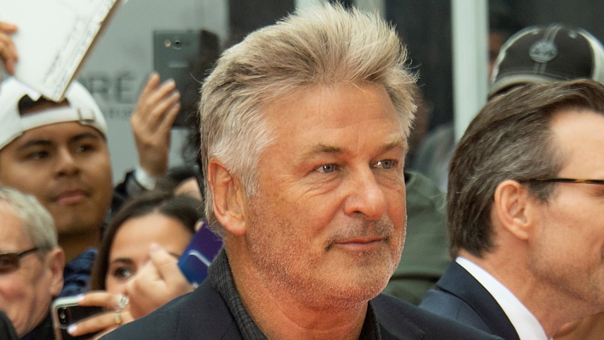Alec Baldwin en contacto con la policía todos los días tras accidente Alec Baldwin en contacto con la policía todos los días tras accidente