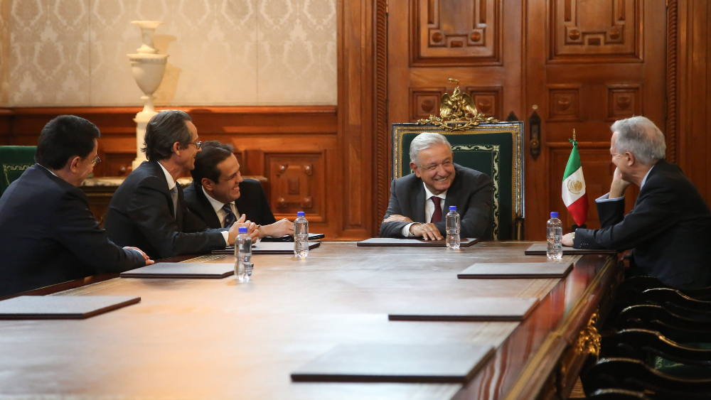 AMLO se reúne con directivos de empresa francesa aeroespacial Safran