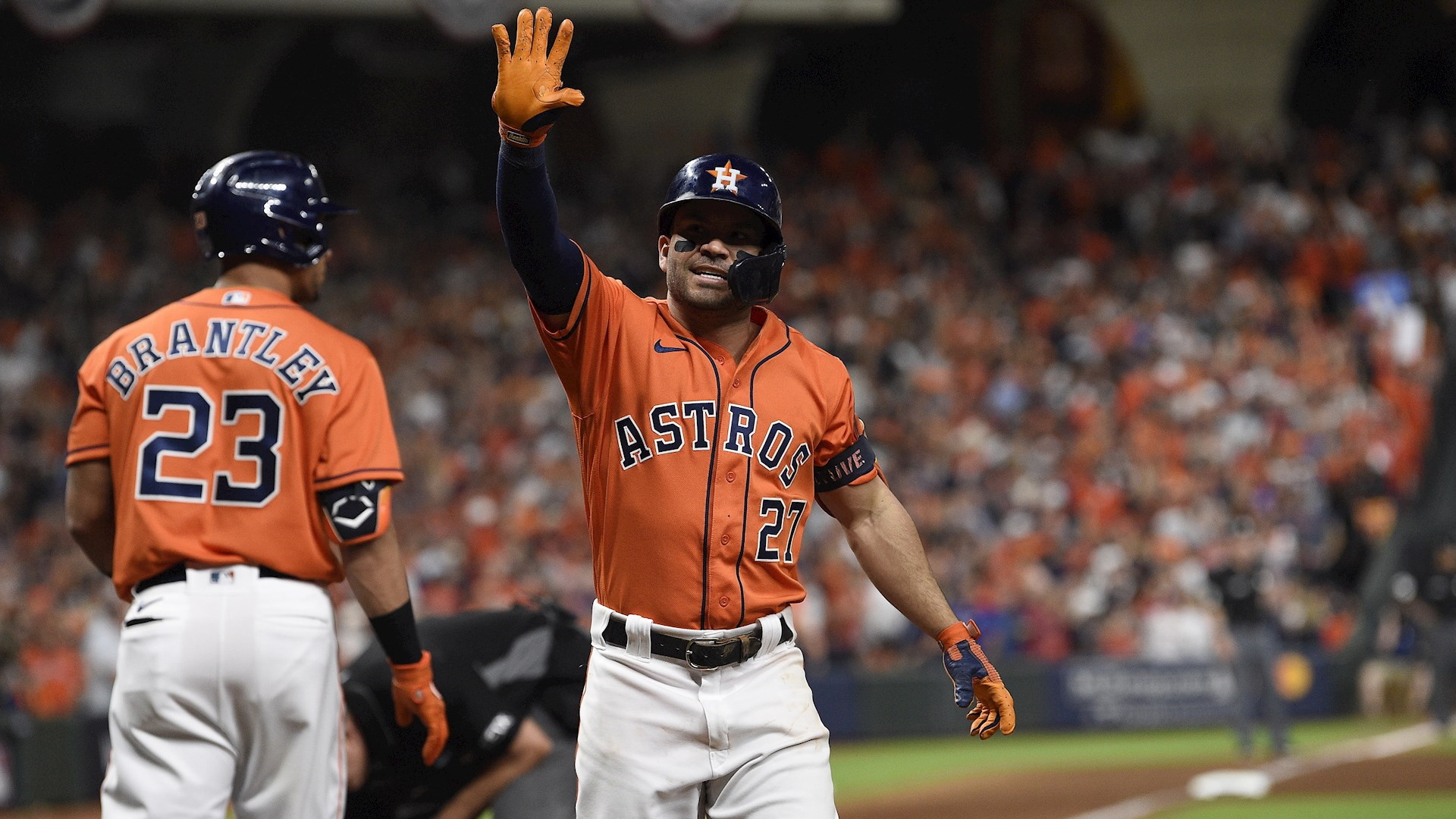 Astros vence a Bravos y empata la Serie Mundial