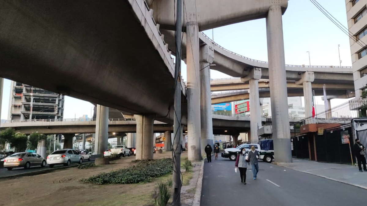Indígenas triquis cumplen 18 horas de bloqueo en Periférico Sur