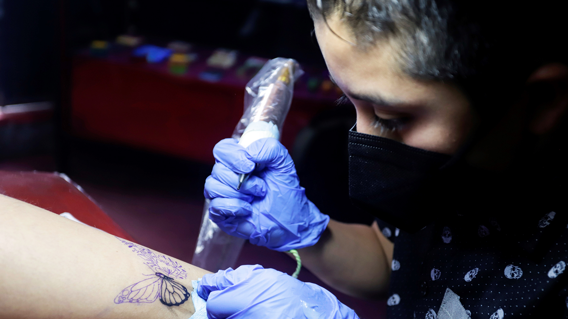 Brandon, el niño tatuador que plasma su talento en la piel