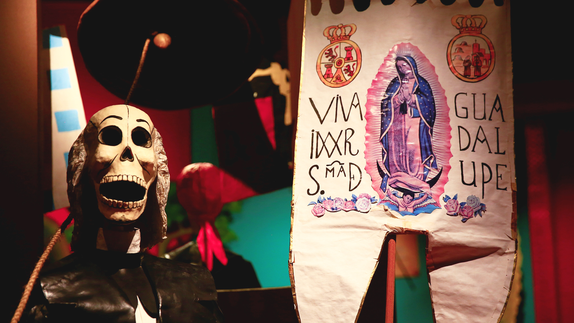 Museo Dolores Olmedo dedica tradicional ofrenda de Día de Muertos a héroes mexicanos