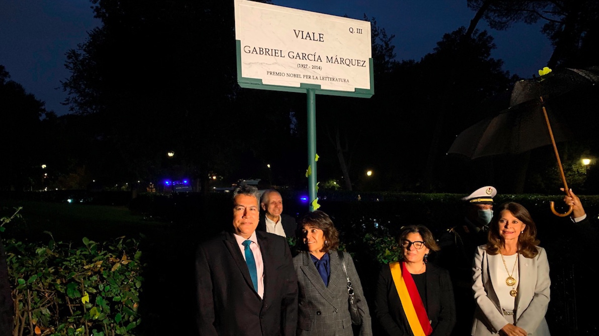 Inauguran una calle en honor a Gabriel García Márquez en Roma
