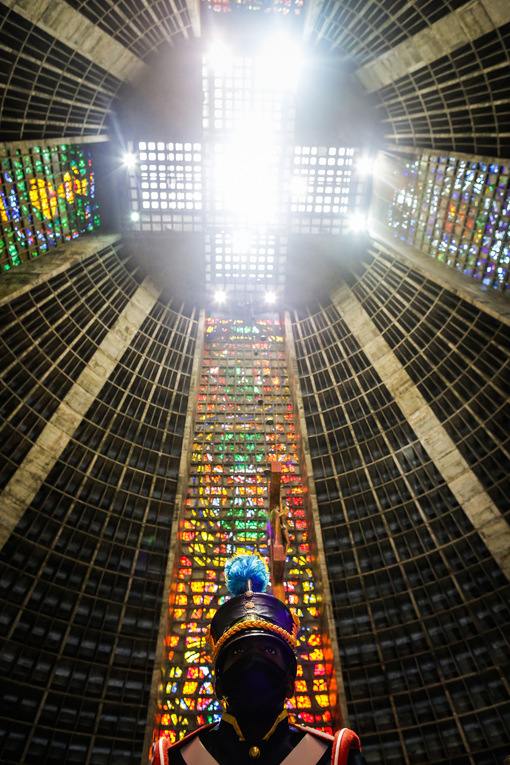 Cristo Redentor de Río conmemora sus 90 años aislado por COVID-19 y lluvias - catedral-metropolitana-de-sao-sebastiao-en-rio-de-janeiro