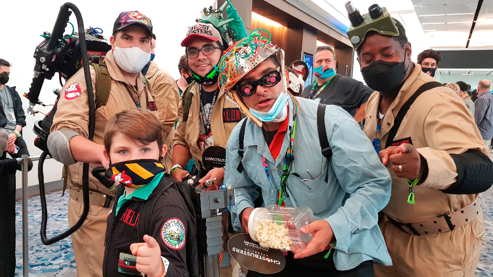 Fans se entregan a la aventura y nostalgia de “Cazafantasmas”