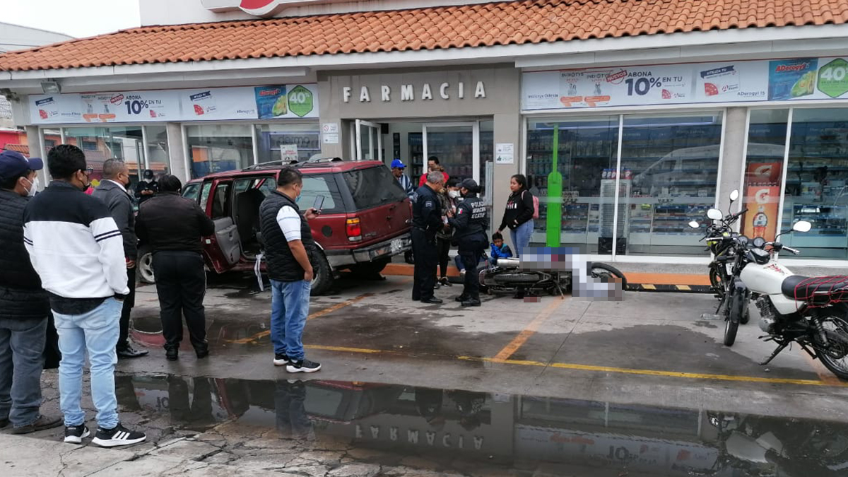 Motociclista murió sobre Av. Central de Ecatepec tras choque con camioneta