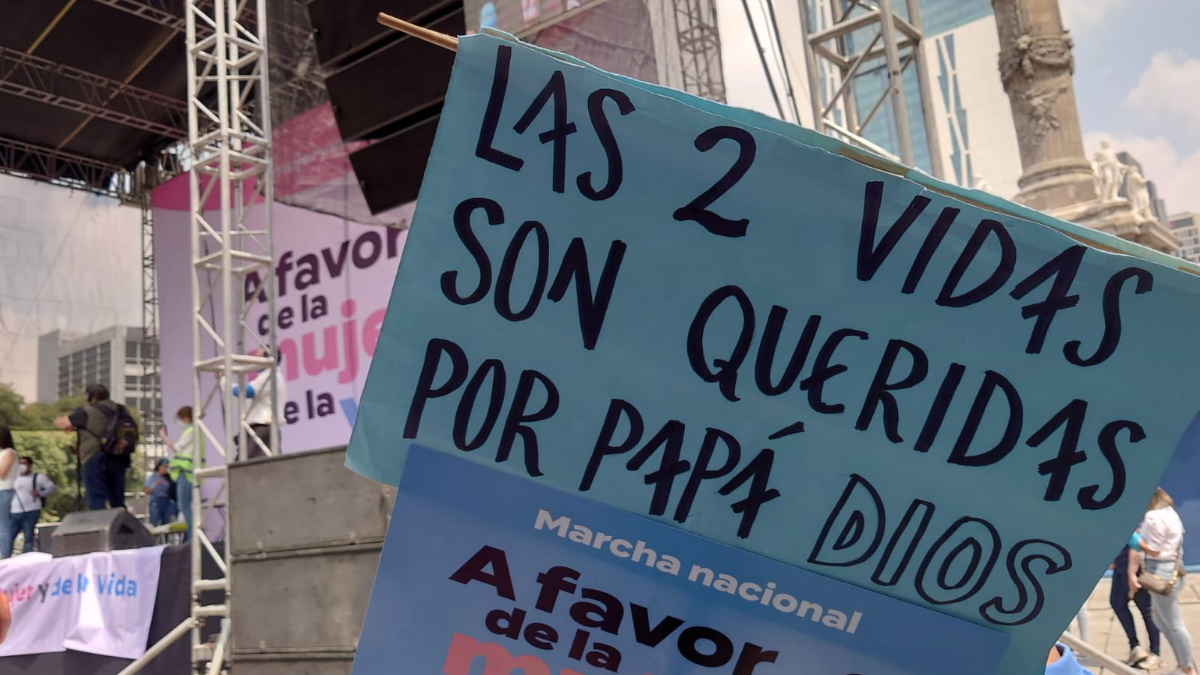 Marchan en la Ciudad de México por la protección de la vida desde su concepción