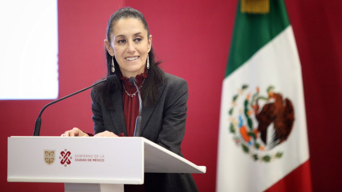 Sheinbaum insta al INE a “proteger la democracia” y realizar Revocación de Mandato