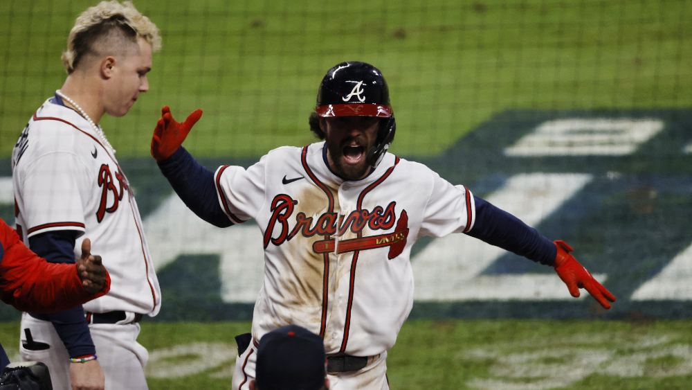 Atlanta gana y se coloca a un partido de ganar la Serie Mundial