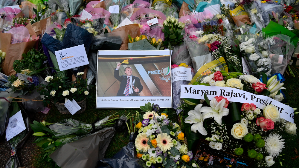 Policía británica identifica al hombre que mató al diputado Amess