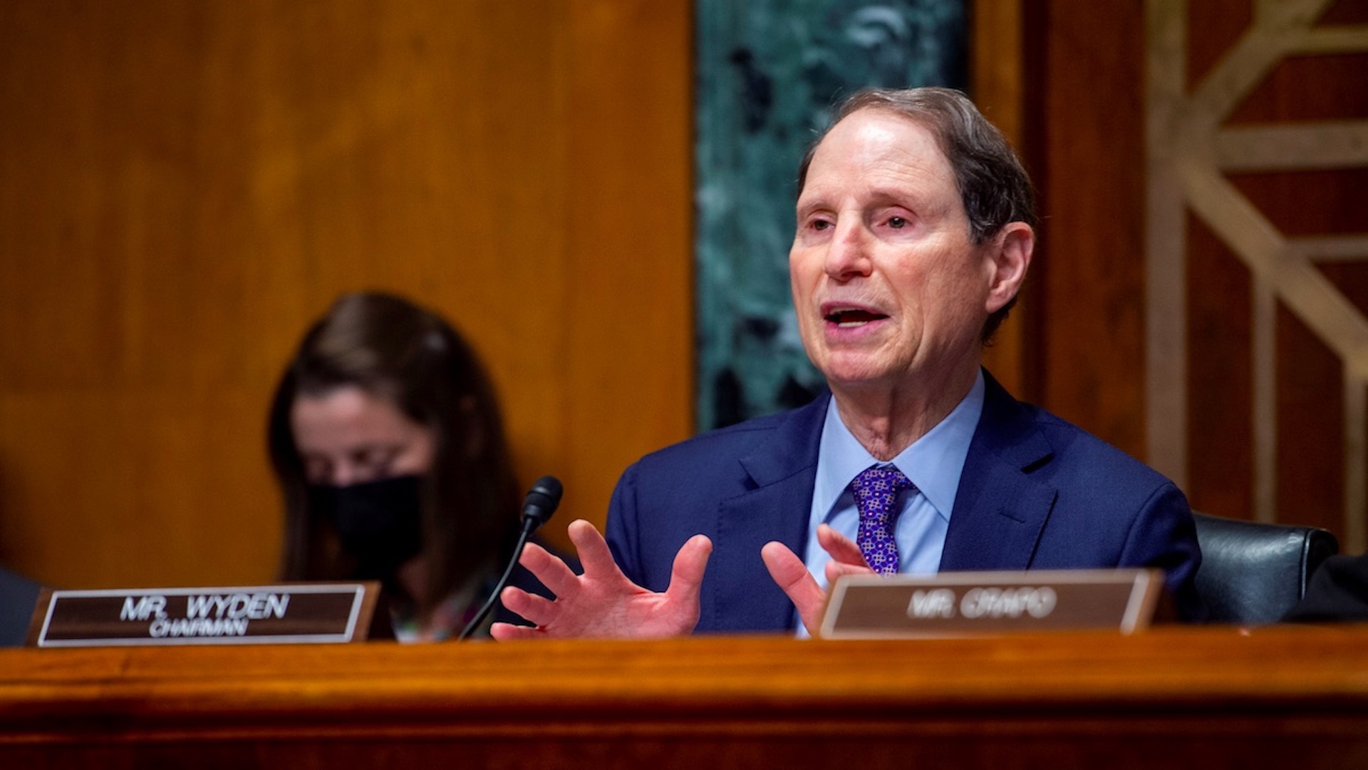 Demócratas proponen más impuestos a los ricos para pagar por el plan de Biden