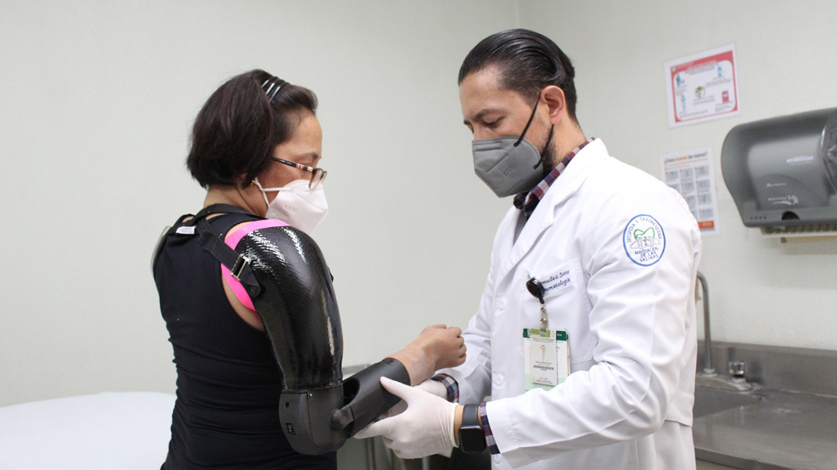 Cumplen 40 años los Hospitales de Traumatología y Ortopedia del IMSS en CDMX - doctora-cruz-elena-salazar-alarcon