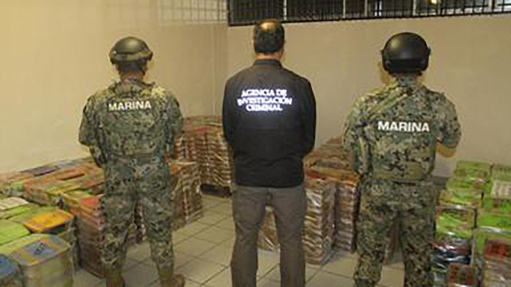 Aseguran en Baja California más de 2 mil kg de metanfetamina, mariguana y combustible